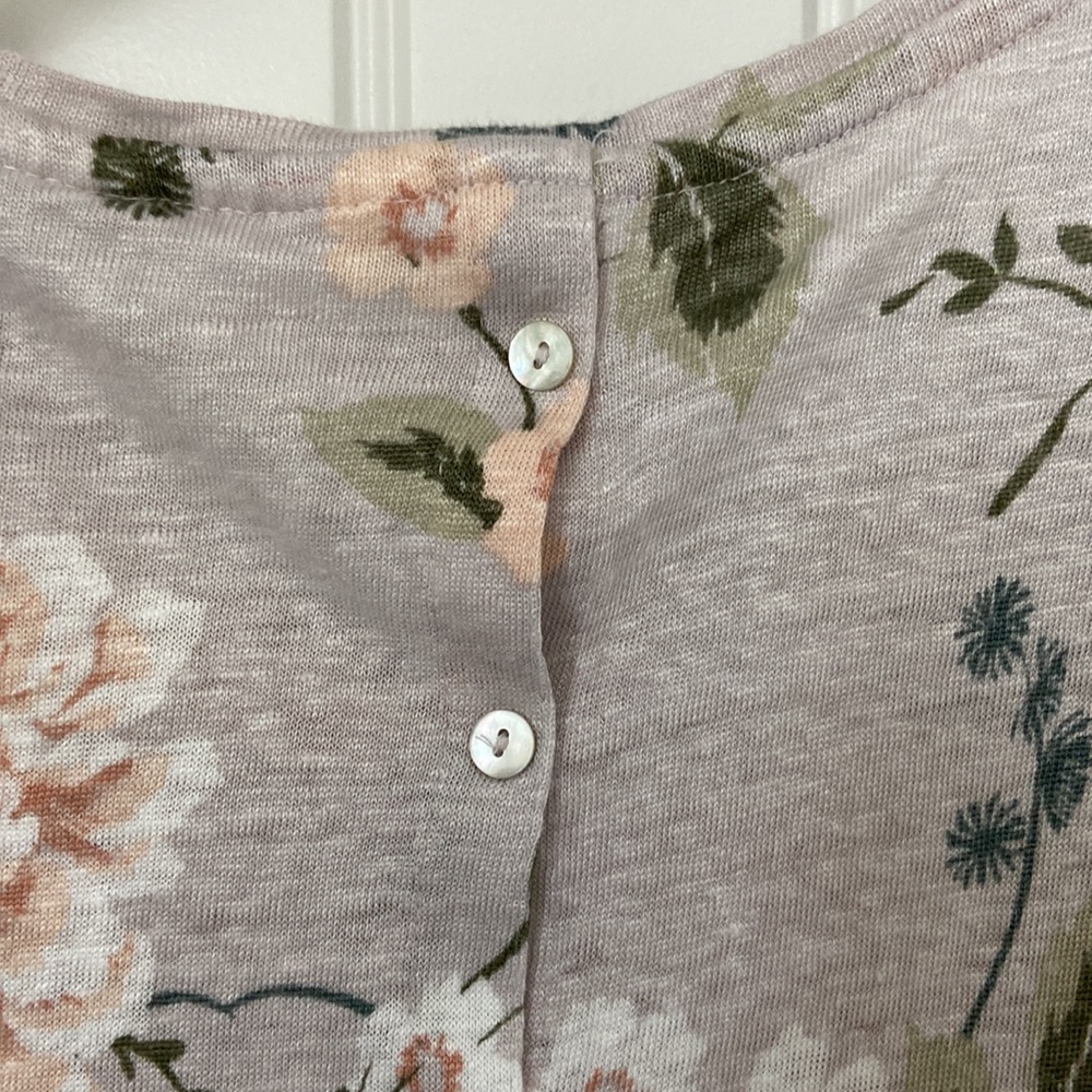 Rachel Ashwell Size Large Linen Top - Picture 5 of 5